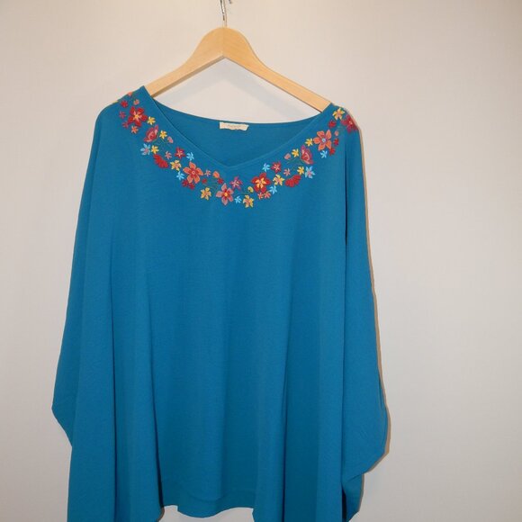 ODDI Embroidered Floral Poncho Top Plus - Picture 1 of 8